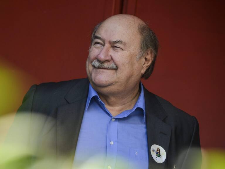 23 Abril de 2015/SANTIAGOEl escritor Antonio Skarmeta, asistió esta mañana al Centro Cultural de España (CCE) en la comuna de Providencia, donde se inició la lectura maratonica de El Quijote de la Mancha, esto en el marco del Día Internacional del Libro y del Derecho de Autor. FOTO: PABLO ROJAS MADARIAGA/AGENCIAUNO