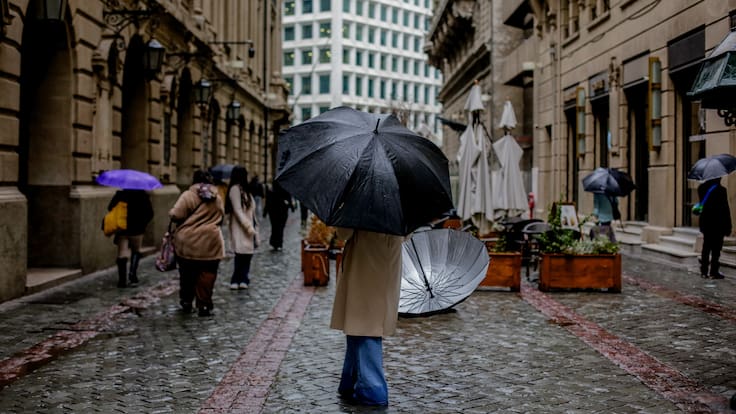Lluvia en Santiago: este es el momento exacto en que vuelven las precipitaciones a la RM por nuevo sistema frontal