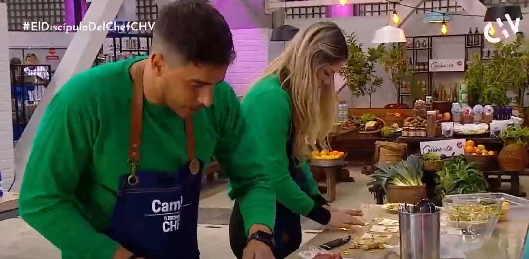 Twitteros molestos con insistente actitud de Camilo Huerta con Constanza Ríos: "Déjala en paz" | El Discípulo del Chef