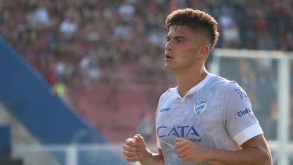 Thomas Galdames reconoce la exigencia del fútbol argentino: "La primera semana terminé vomitando en dos entrenamientos"