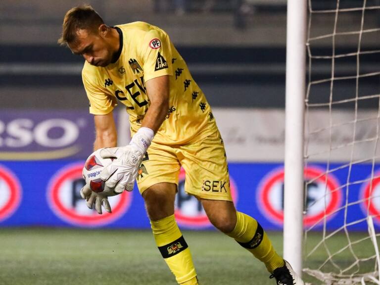 Sebastián Pérez explica la lesión que lo deja fuera de la temporada en Unión Española: "Se me cortó el tendón de un día para otro"