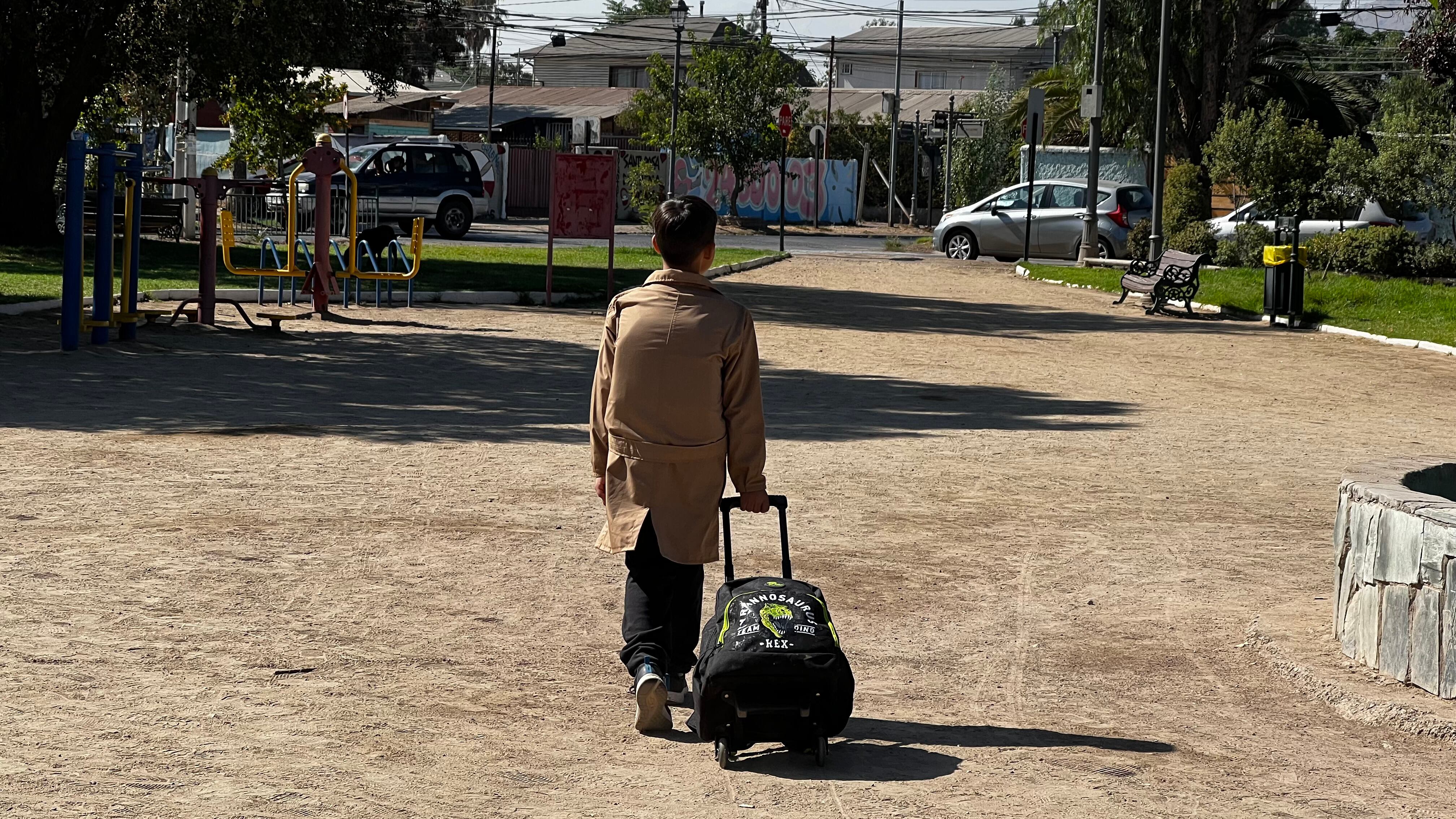 Madres crean cotonas antibalas para estudiantes ante aumento de muertes de menores baleados