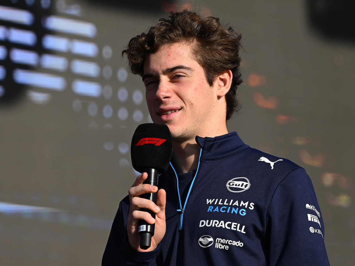 “Un homenaje a los campeones del mundo”: así es emotivo y pintoresco casco que lucirá Franco Colapinto en el GP de Qatar en la Fórmula 1