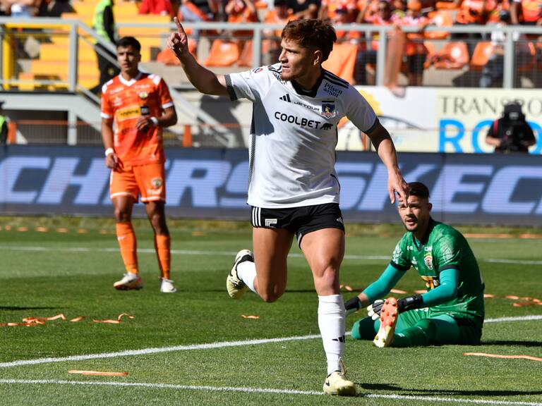 Colo Colo supera a Cobreloa en Calama y sigue a la caza del líder para pelear el título del Campeonato Nacional