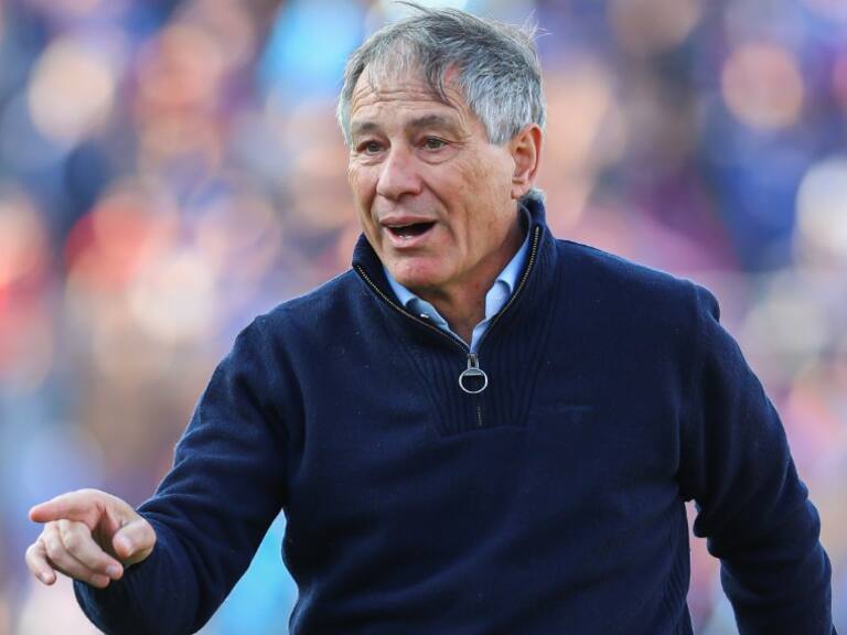 Ariel Holan analiza el fútbol chileno y golpea la mesa: "Los futbolistas se venden muy rápido, un buen semestre y ya se van"