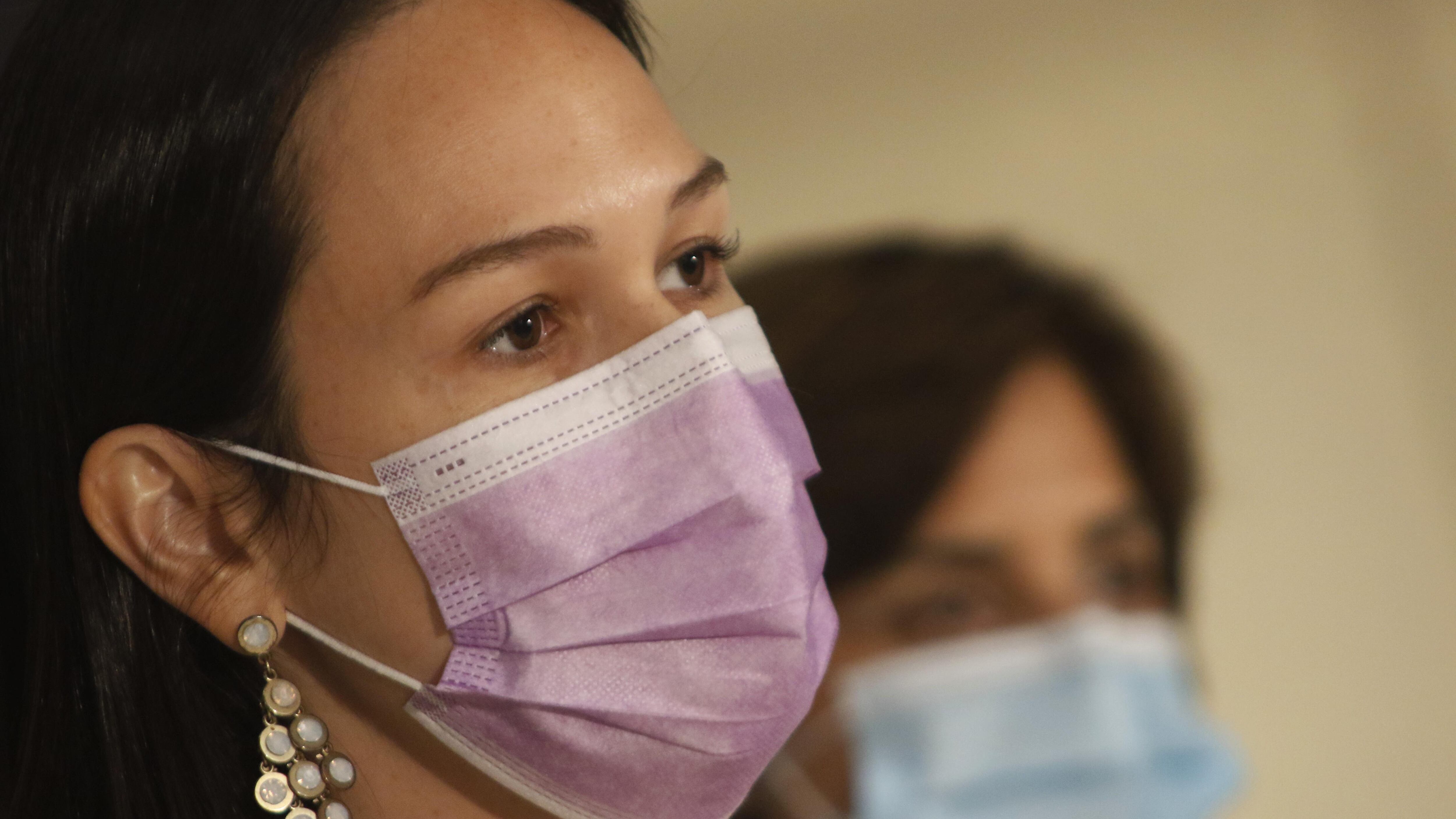 20 de Abril de 2021/SANTIAGOSeremi de Salud Metropolitana, Paula Labra, Subsecretaria de Salud Pública, Paula Daza, durante el anuncio de 12 nuevas residencias sanitarias a nivel nacional, en el marco del fortalecimiento de la estrategia de Testeo, Trazabilidad y Aislamiento de los pacientes con covid-19.
FOTO: MAURICIO MENDEZ/AGENCIAUNO
