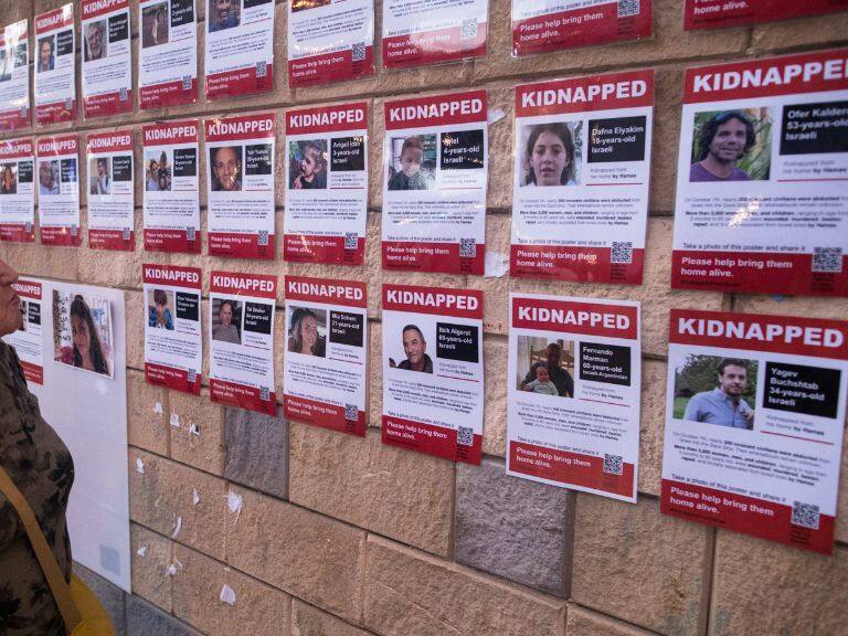 Más de 200 personas en cautiverio: cuál es la situación actual de la toma de rehenes de Hamás