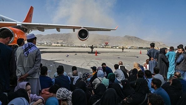 Caos y desesperación en el aeropuerto de Kabul, Afganistán