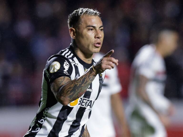 Eduardo Vargas acaba con extensa sequía goleadora tras anotar un doblete ante Sao Paulo