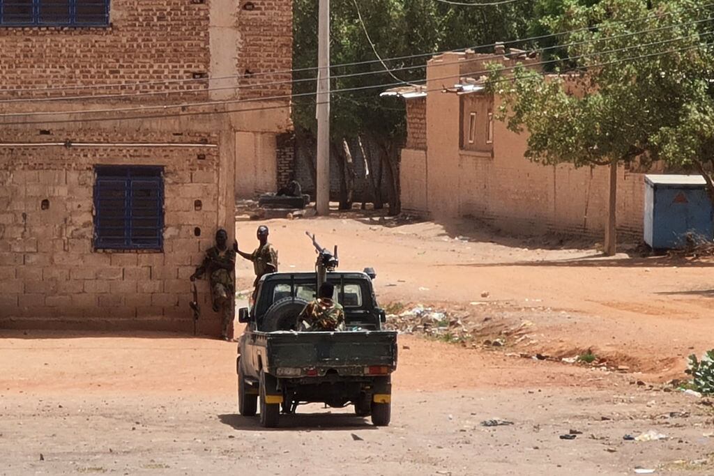 Soldados del ejército de Sudán en Jartum por los combates