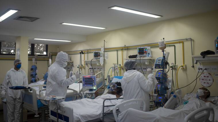 Pacientes con Covid-19 son atendidos en un hospital de Brasil