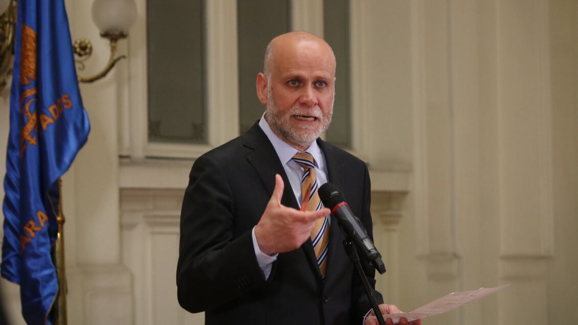 Álvaro Elizalde por proceso constituyente.