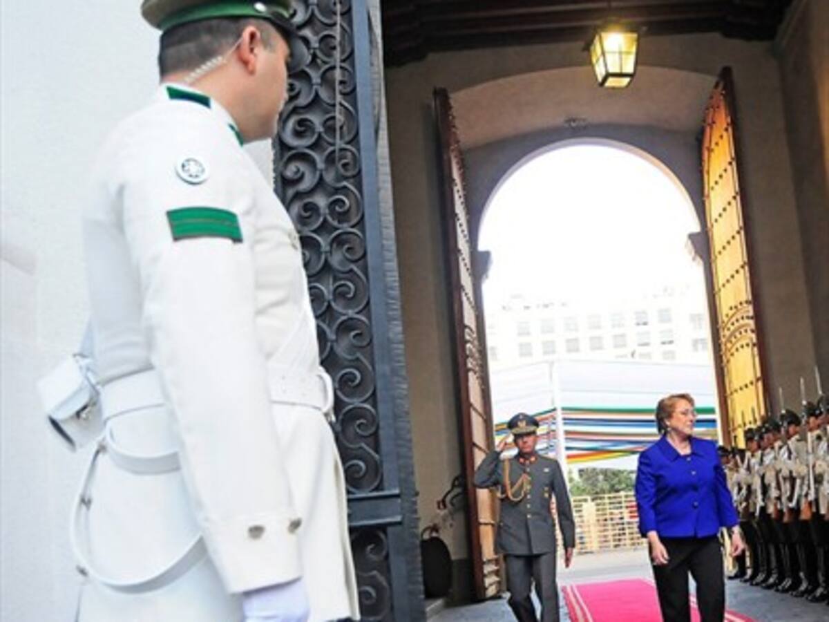 Bachelet promulgó ley que concede reajuste extraordinario a pensión básica solidaria
