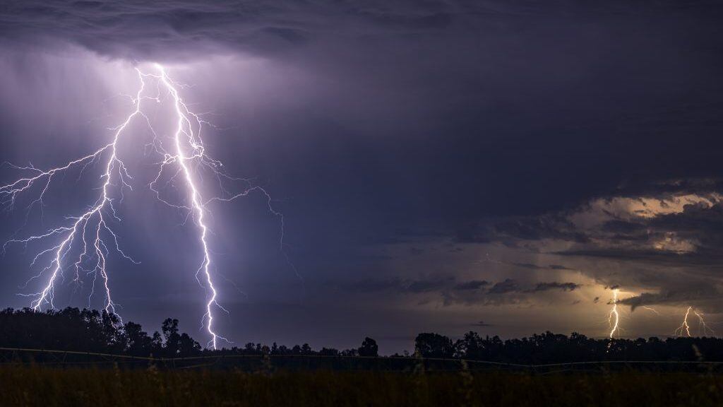 ¿Tormentas en verano?: Senapred declara alerta temprana preventiva en 10 comunas de la RM