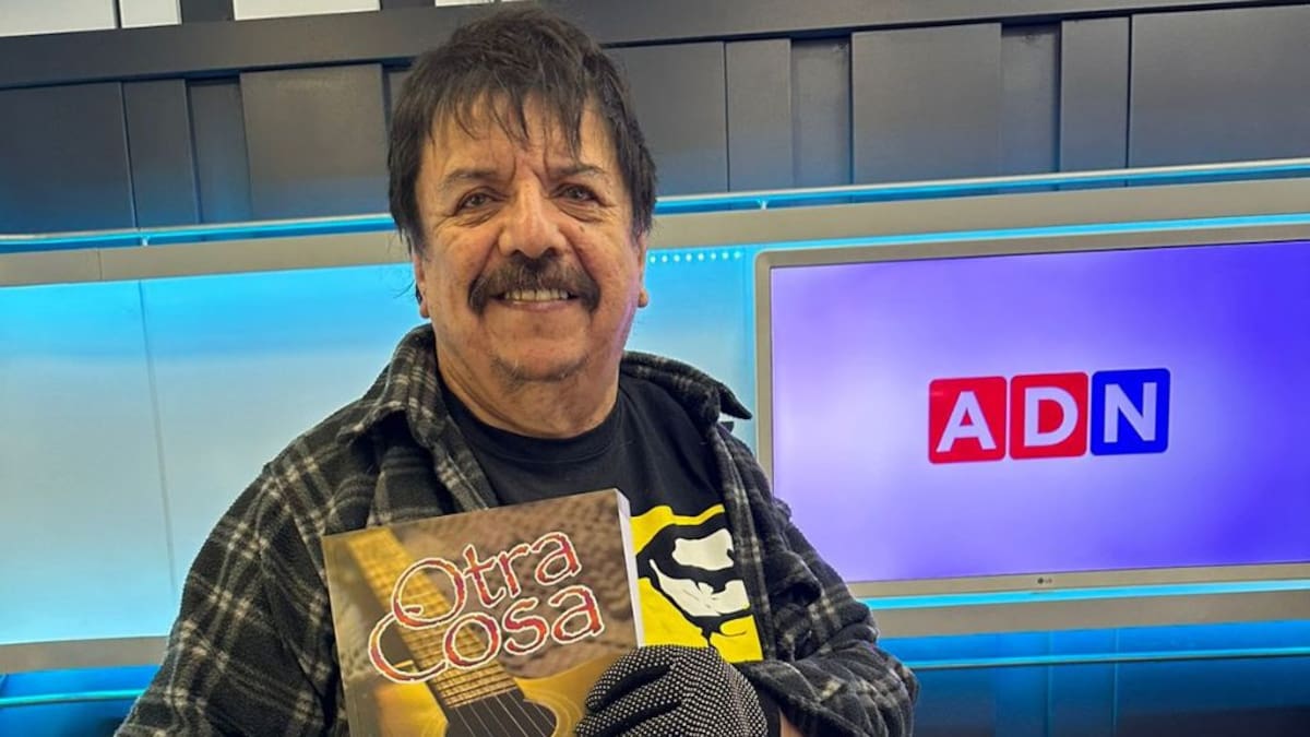 «Fue un ejercicio de memoria»: Mauricio Redolés presenta su libro ‘Otra cosa, siento tres canciones’