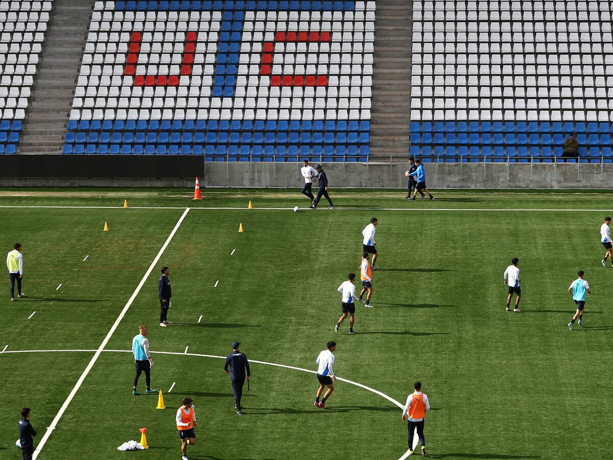 La UC confirma que no jugará ante Ñublense en el Claro Arena y detalla exigencias de la DOM de Las Condes