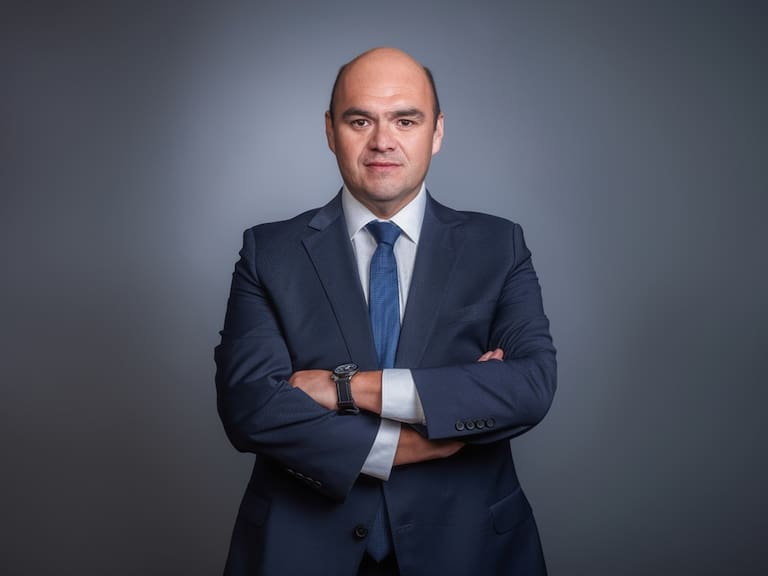 Reconocido abogado chileno ganó juicio por publicidad en Google: una empresa rival usaba su nombre