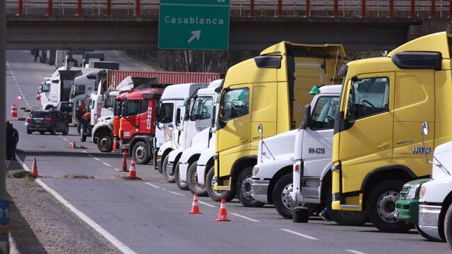 31 DE AGOSTO 2020 / SAN ANTONIOParo de camioneros en Ruta 78 Autopista del Sol
FOTO: CHRISTIAN PAVEZ CISTERNA/AGENCIAUNO