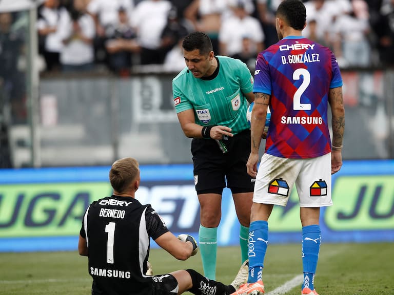 Los árbitros de Chile que están entre los candidatos a dirigir en el Mundial 2026
