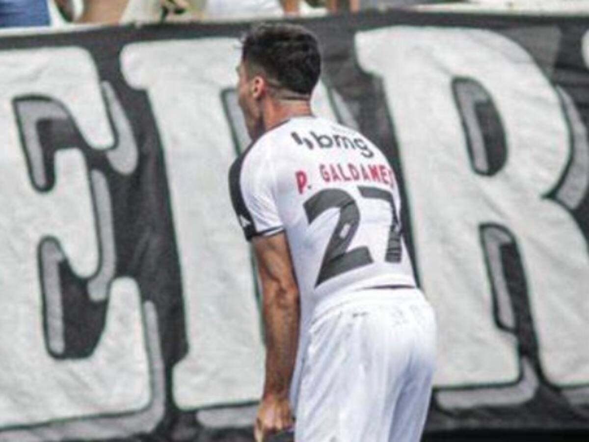 Pablo Galdames se luce marcando su segundo gol por Vasco da Gama en Brasil