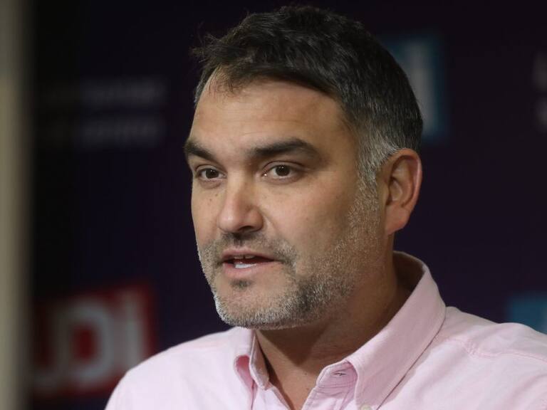 16 de mayo del 2022/SANTIAGOEl presidente de la Unión Demócrata Independiente, Javier Macaya, realizan punto de prensa para referirse a la agenda de seguridad y al trabajo que debe hacer el gobierno en esa materia.
FOTO: SEBASTIAN BELTRAN GAETE/AGENCIAUNO