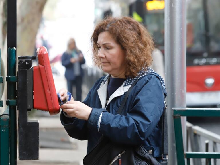 Piden al Gobierno rebajar tarifa de pasaje del transporte público para mujeres desde los 60 años