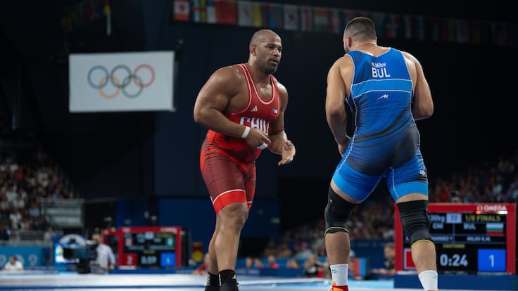 “Debería haber ganado sin problemas, pero...”: Yasmani Acosta se lesiona en plena pelea por el Panamericano de lucha grecorromana y será operado