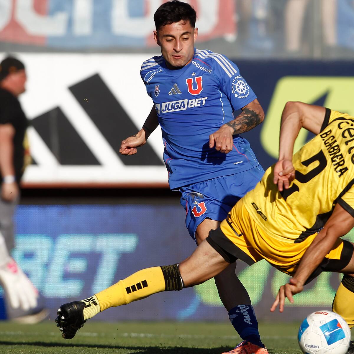 “Es una alegría que clubes como Colo Colo y la UC se fijen en uno… Veremos lo que pasa a final de año”