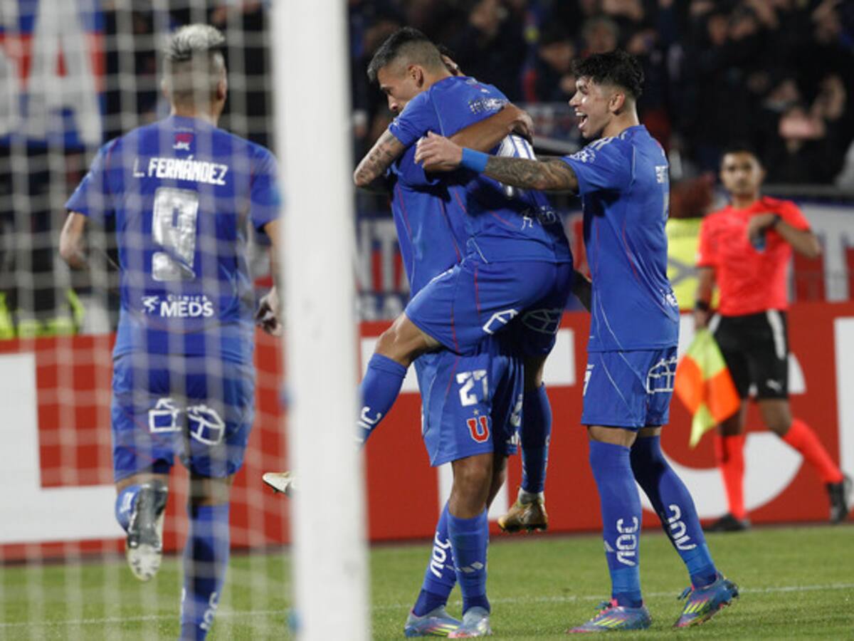 La U vapulea a Carabobo en Ñuñoa y queda con un pie en los octavos de final de la Copa Libertadores 2025