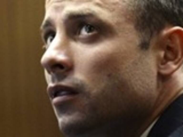 Pistorius es condenado por asesinato y volverá a prisión al menos 15 años