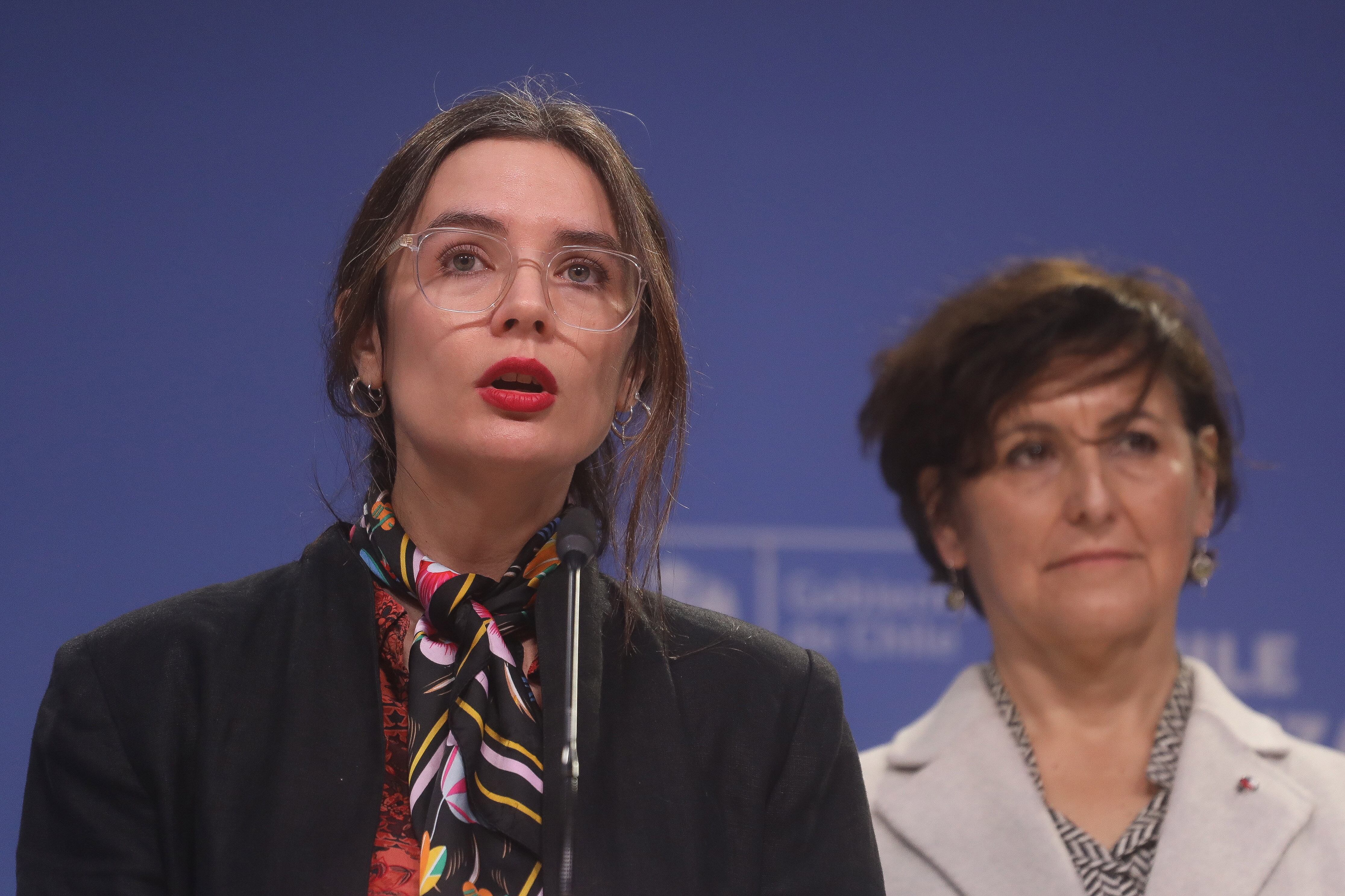 1 de septiembre de 2025/SANTIAGO
La Ministra Secretaria General de Gobierno, Camila Vallejo, la Ministra de Salud, Ximena Aguilera, y el Presidente de la Republica, Gabriel Boric, realizan la voceria de los dias lunes, tras finalizar el Comite Politico en el Palacio de La Moneda.
FOTO: SEBASTIAN BELTRAN GAETE / AGENCIAUNO