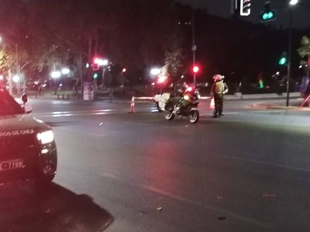 Peatón murió tras ser atropellado por conductor que no respetó luz roja en intersección de Providencia