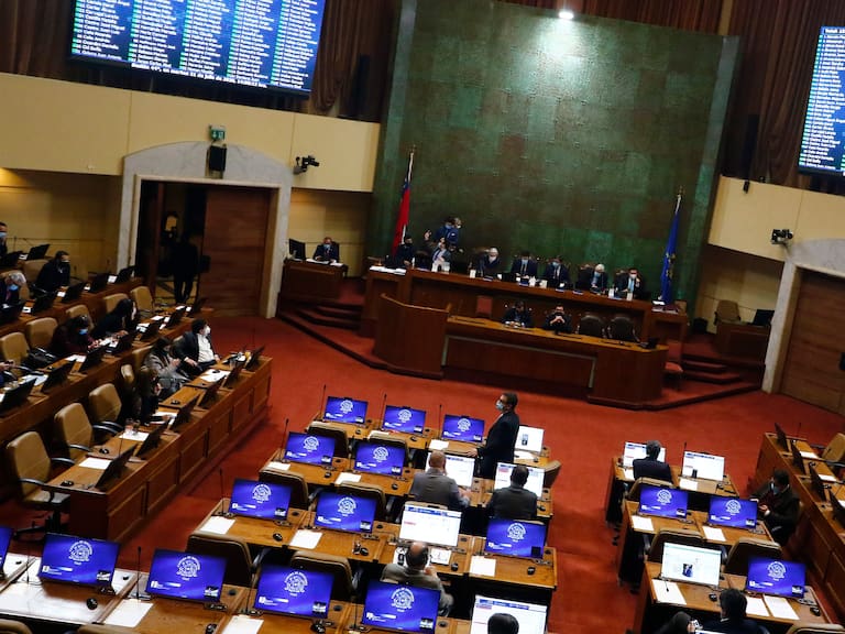 21 DE JULIO DE 2020/VALPARAISOVista general, durante la sesion de la Camara de Diputados, que discute el proyecto de ley, que establece beneficios para padres, madres y cuidadores de niÒos o niÒas.
FOTO: LEONARDO RUBILAR CHANDIA/AGENCIAUNO