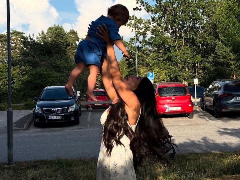 El complicado momento que vivió Steffi Méndez junto a su hijo en Suecia: “Lo mordió una...”