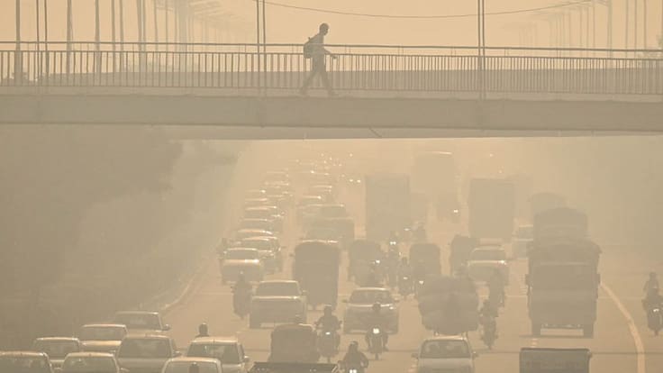 Niebla tóxica asfixia a la India y supera niveles recomendados: equivale a fumar 20 cigarros al día