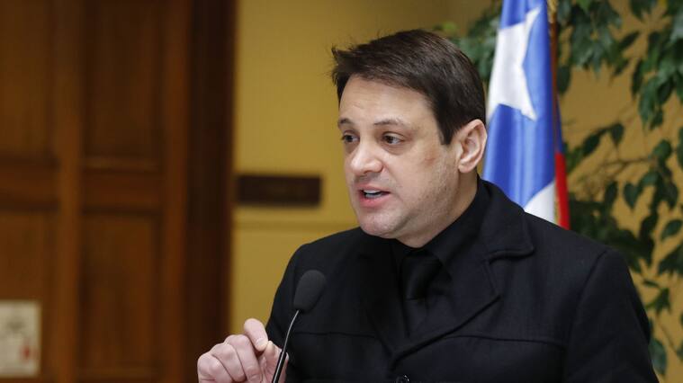 14 DE JUNIO DE 2022/VALPARAISOEl diputado Gaspar Rivas, ofrece un punto de prensa en la Cámara de Diputados, en donde da a conocer su proyecto para reponer la pena de muerte en casos de delitos graves.
FOTO: LEONARDO RUBILAR CHANDIA/AGENCIAUNO