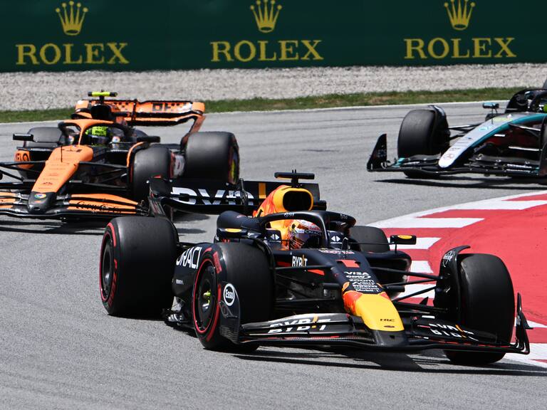 Max Verstappen aprovechó el mal arranque de Norris para quedarse con el GP de España