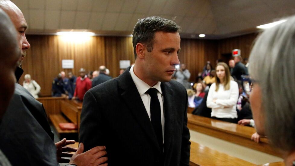 Rechazan la libertad condicional para Oscar Pistorius: seguirá con la condena por asesinar a su pareja