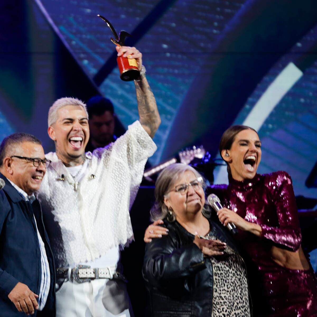 “Hoy día voy a dormir muy tranquilo”: Young Cister y sus padres entregan sus impresiones después de las dos Gaviotas ganadas en Viña 2024