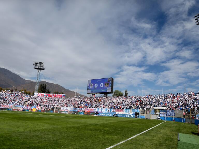 Universidad Católica se defiende ante denuncia de robo de Colo Colo