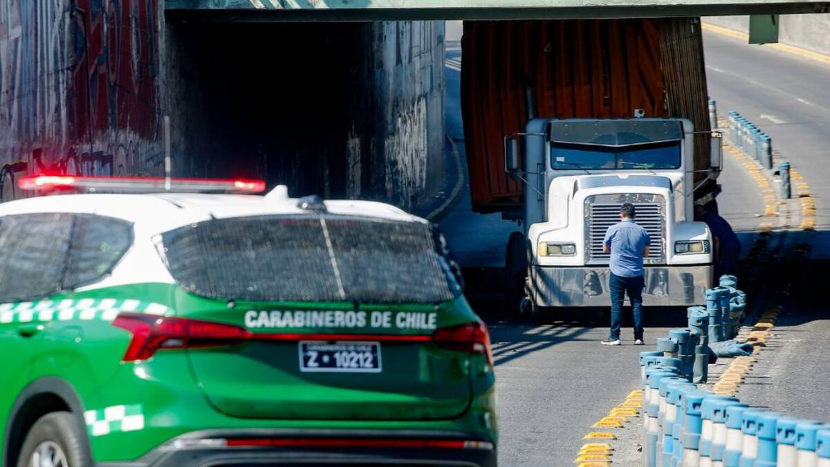 Habilitan importante paso vehicular en Santiago tras casi cinco meses cerrado por accidente de camión