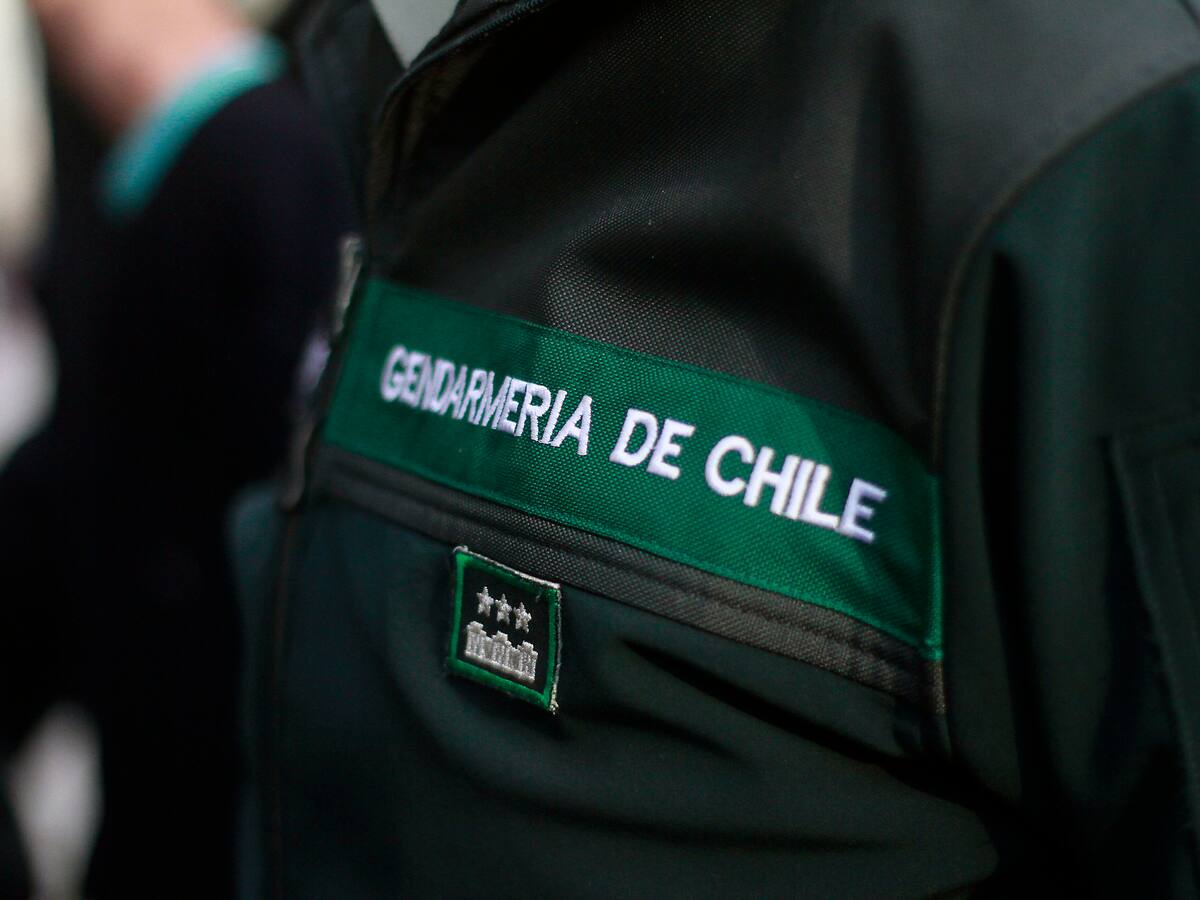 Gendarme es detenido cuando intentaba ingresar drogas a módulo de cárcel de Valparaíso