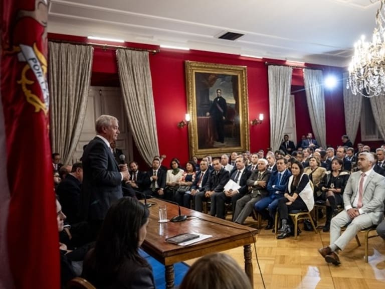 Presidente Kast ante alcaldes por megaproyecto
