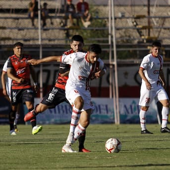 Felipe Flores le dio la victoria a Deportes Limache ante San Felipe en un partidazo por la Primera B