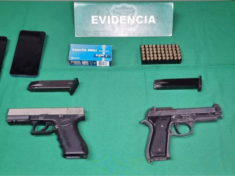 Evidencia, pistolas, carabineros, 1024x576 jpg ok