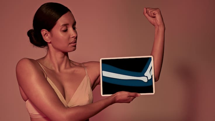 Tomar esta bebida a diario ayuda a las mujeres a fortalecer sus huesos con la edad, según estudio
