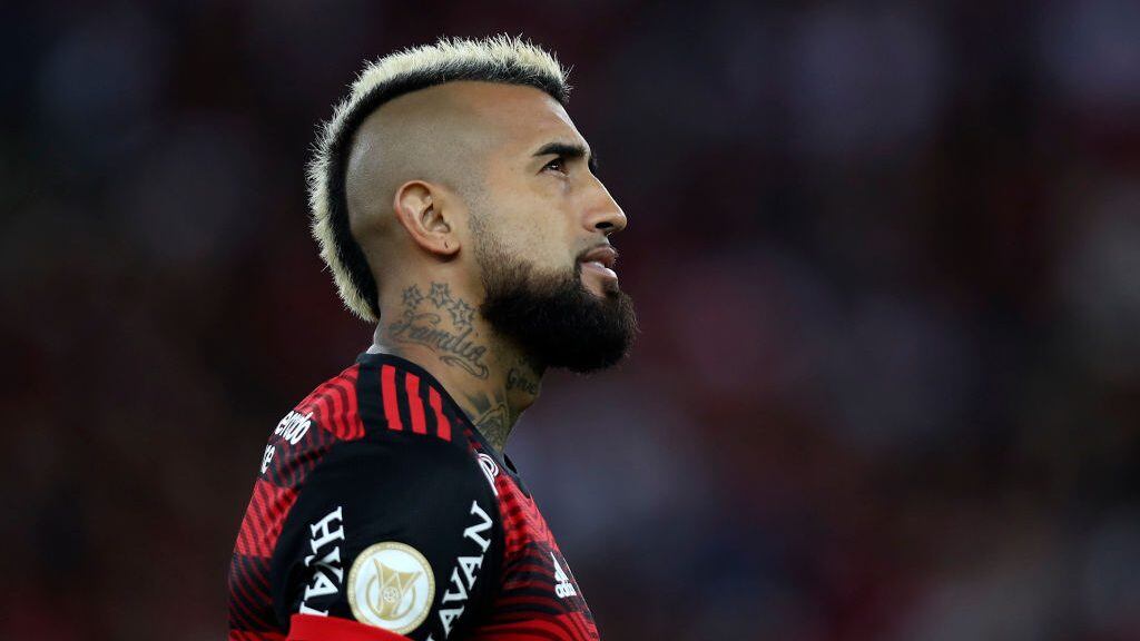 Arturo Vidal lucirá la bandera de Chile en la camiseta del Flamengo
