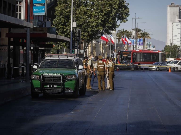 Persecución por la Alameda: carabinero termina herido con arma blanca luego de fiscalización vehicular