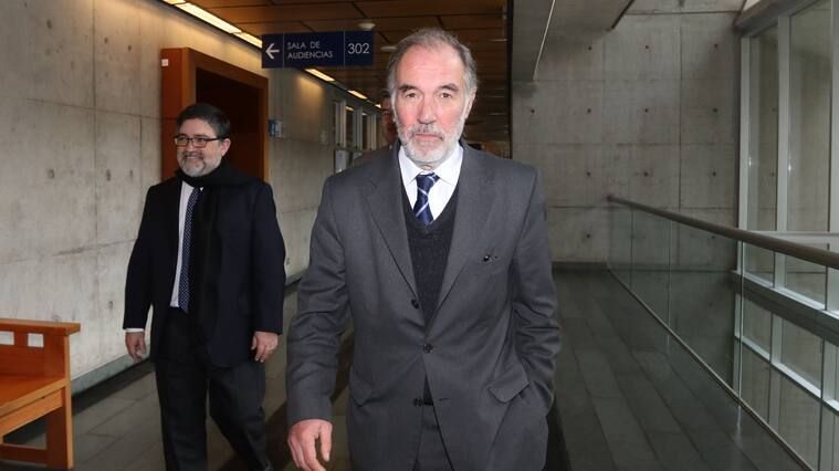 21 de Agosto del 2019/SANTIAGOEl ex Senador, Jaime Orpis, llego hasta el edificio C del Centro de Justicia acompañado de sus abogados.
FOTO: RODRIGO SAENZ/AGENCIAUNO