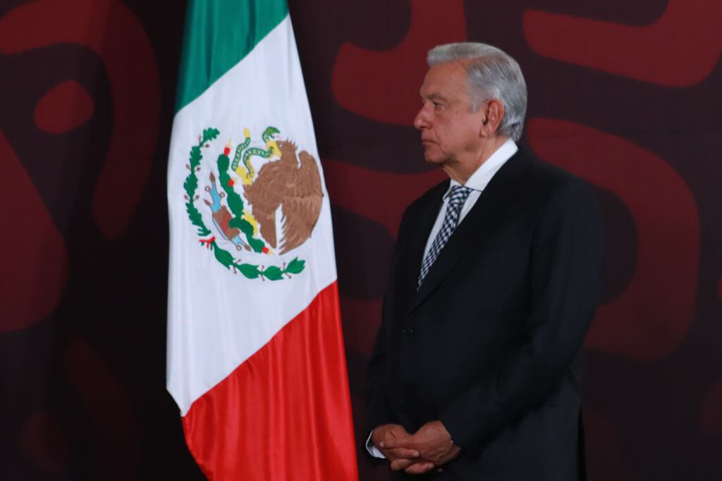 El presidente mexicano Andrés Manuel López Obrador habla en el Palacio Nacional en la Ciudad de México.